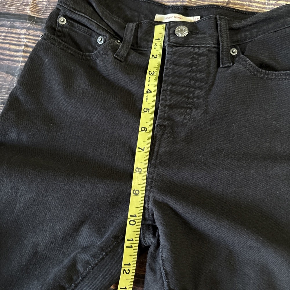 Levis Jeans Womens 25 Black Denim Wedgie Skinny High Rise Button Fly Distressed - Picture 6 of 13